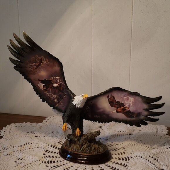 Bradford Exchange "Noble Guardian" from Wings of Power Collection Eagle Statue - Picture 1 of 6
